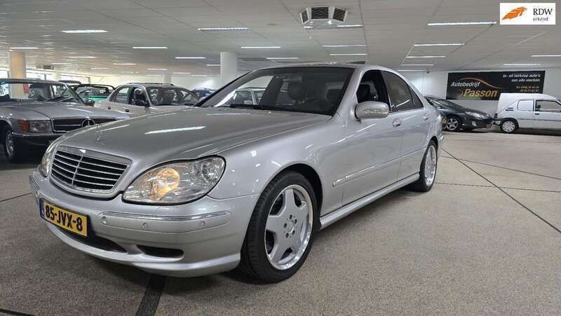 Grijs, metallic lak Gebruikt 2000 Mercedes S55 AMG AMG Sedan | € 19.950 - Afbeelding 1/4
