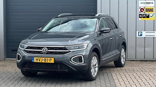 Grijs Gebruikt 2024 VW T-Roc SUV | € 31.495 (Super prijs) - Afbeelding 1/4