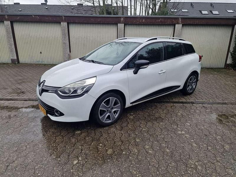 Wit Occasion 2014 Renault Clio IV Night&Day Sedan | € 3.600 (Eerlijke prijs) - Afbeelding 1/4