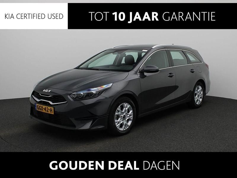 Grijs, metallic lak Gebruikt 2024 Kia Ceed Sportswagon Stationwagen | € 24.940 (Iets duurder) - Afbeelding 1/4