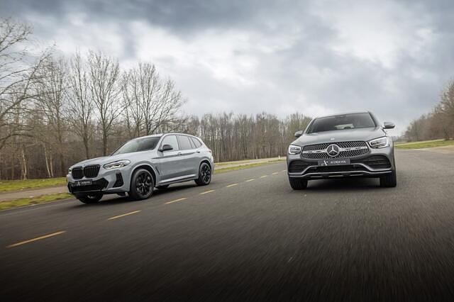 Grijs Gebruikt 2020 Mercedes CLA200 AMG Sedan | € 30.990 (Iets duurder) - Afbeelding 1/4