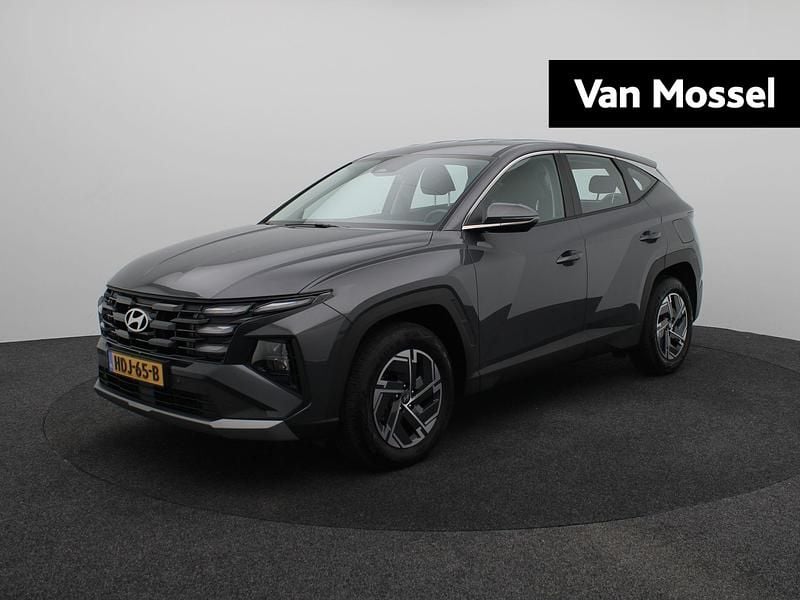 Ecotronic gray pearl (pe2) Gebruikt 2024 Hyundai Tucson Comfort SUV | € 34.440 (Eerlijke prijs) - Afbeelding 1/4