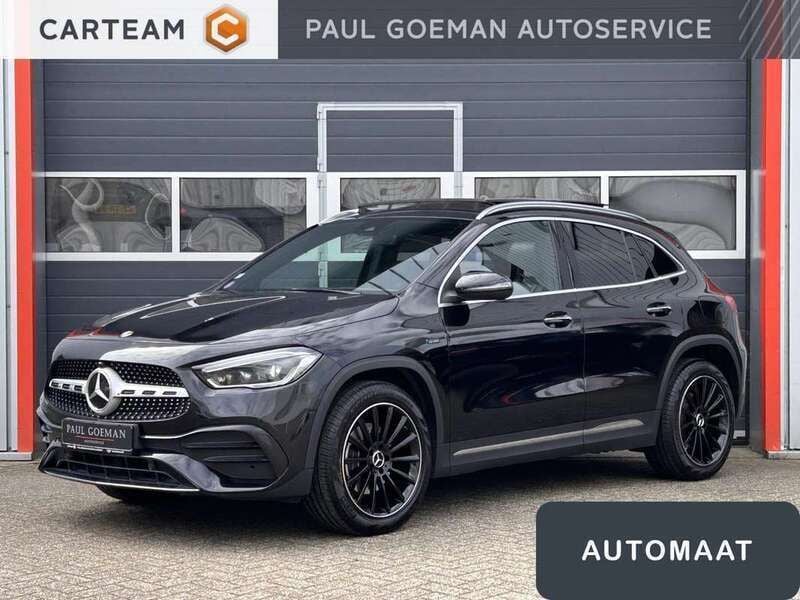 Zwart Gebruikt 2020 Mercedes GLA250 AMG line SUV | € 39.995 (Duur) - Afbeelding 1/4