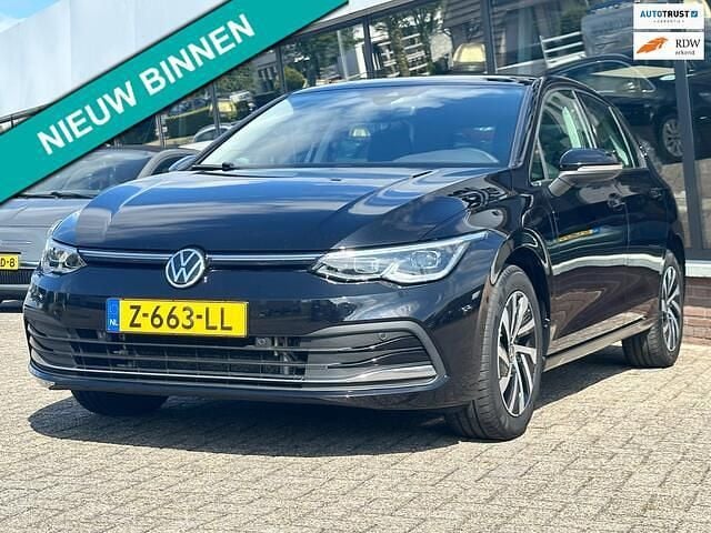 Zwart Gebruikt 2021 VW Golf VIII Style Hatchback | € 20.745 (Super prijs) - Afbeelding 1/4