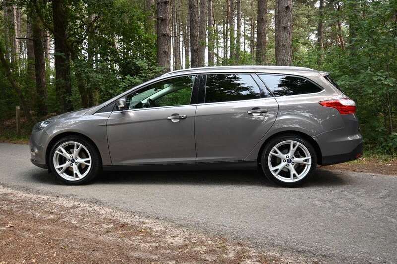 Bruin Gebruikt 2014 Ford Focus Titanium Stationwagen | € 9.995 (Duur) - Afbeelding 1/4