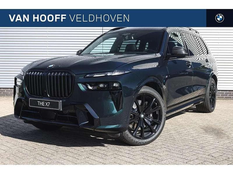 Groen Nieuw 2025 BMW X7 M Sport SUV | € 215.017 - Afbeelding 1/4