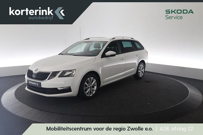Wit Gebruikt 2019 Skoda Octavia Business Line Stationwagen | € 14.950 (Iets duurder) - Afbeelding 1/4
