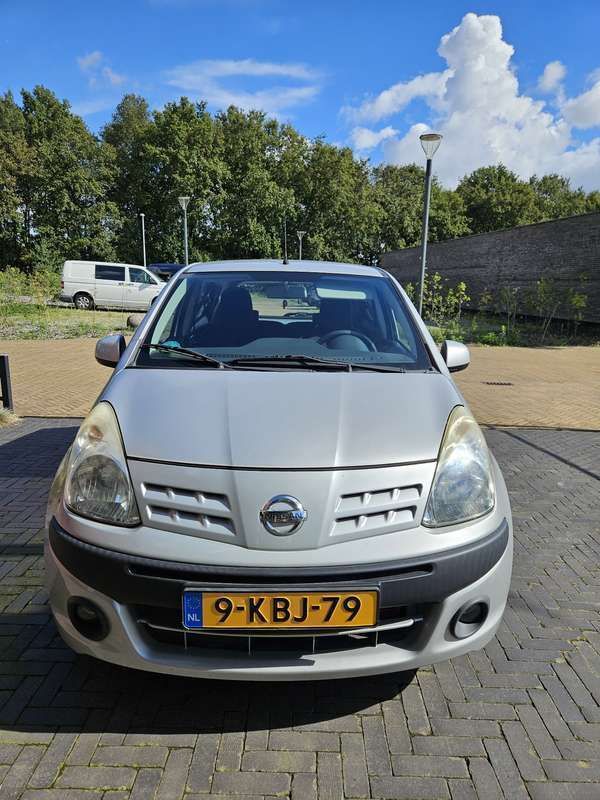 Grijs Gebruikt 2010 Nissan Pixo Acenta Hatchback | € 2.750 (Eerlijke prijs) - Afbeelding 1/4