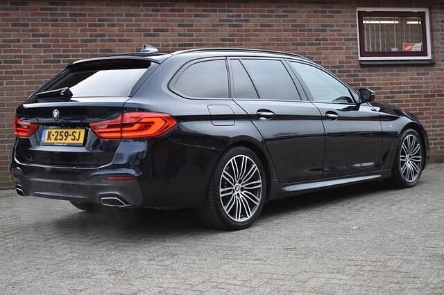Occasion BMW 540 Executive 341 PK (250 kW) 2017 Zwart Stationwagen