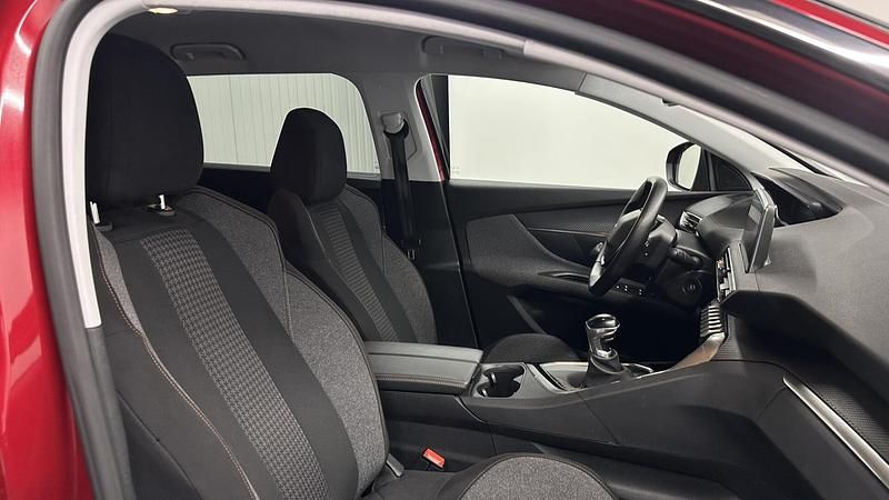 Occasion Peugeot 5008 131 PK (96 kW) 2020 Rood SUV