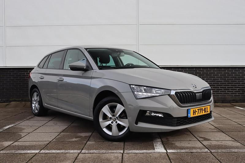 Occasion Skoda Scala Ambition 116 PK (85 kW) 2020 Grijs Hatchback