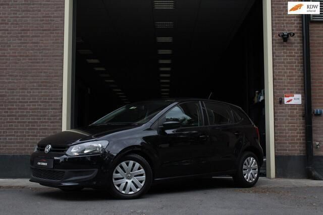 Zwart Gebruikt 2012 VW Polo Hatchback | € 4.990 (Goede deal) - Afbeelding 1/4
