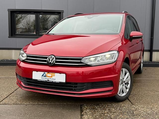 Occasion VW Touran Highline 150 PK (110 kW) 2022 Rood (metallic) MPV