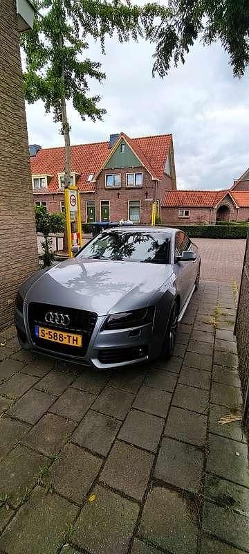 Zilver Gebruikt 2010 Audi A5 S-Line Coupé | € 6.000 - Afbeelding 1/4
