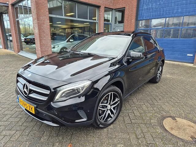 Zwart Occasion 2016 Mercedes 200 MPV | € 18.750 (Eerlijke prijs) - Afbeelding 1/4