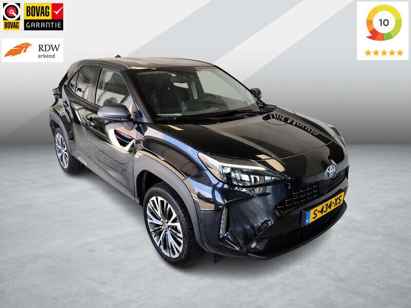 Zwart Gebruikt 2023 Toyota Yaris Cross SUV | € 31.950 (Duur) - Afbeelding 1/4