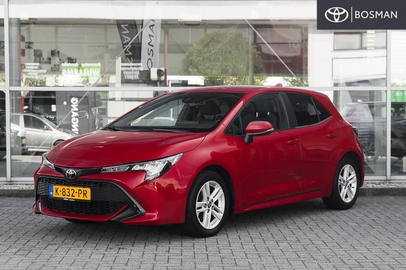 Rood Gebruikt 2021 Toyota Corolla Active Hatchback | € 21.049 (Eerlijke prijs) - Afbeelding 1/4