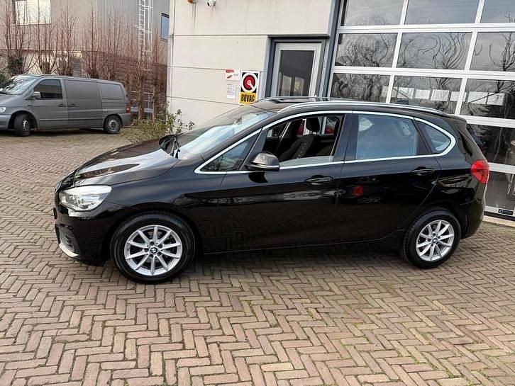 Occasion BMW 216 Executive 102 PK (75 kW) 2017 Zwart Stationwagen