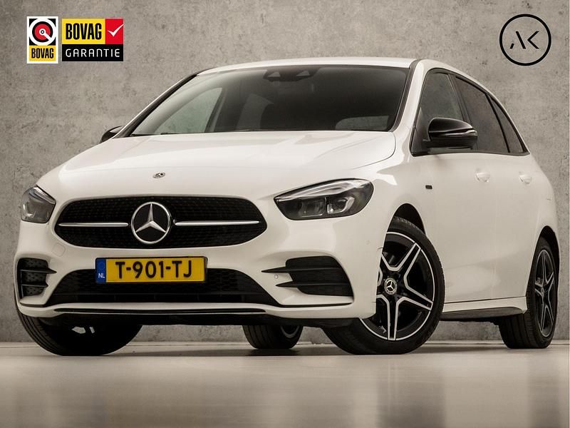 Wit Gebruikt 2020 Mercedes B250 AMG MPV | € 23.945 (Goede deal) - Afbeelding 1/4