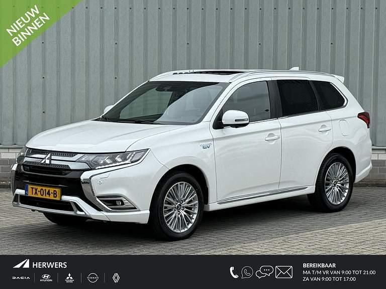 Silky white p Gebruikt 2018 Mitsubishi Outlander P-HEV Instyle SUV | € 20.435 (Eerlijke prijs) - Afbeelding 1/4