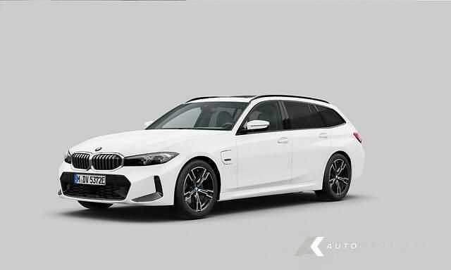 Wit Occasion 2022 BMW 330 M Sport Stationwagen | € 39.950 (Eerlijke prijs) - Afbeelding 1/4