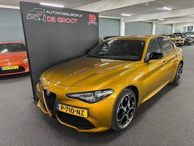 Geel Gebruikt 2022 Alfa Romeo Giulia Veloce Sedan | € 41.950 (Eerlijke prijs) - Afbeelding 1/4