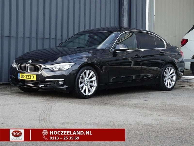 Zwart Gebruikt 2016 BMW 330 Luxury Line Sedan | € 19.945 (Super prijs) - Afbeelding 1/4