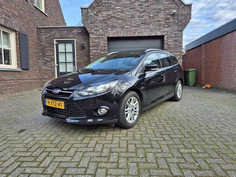 Zwart Occasion 2014 Ford Focus Stationwagen | € 7.500 (Eerlijke prijs) - Afbeelding 1/4