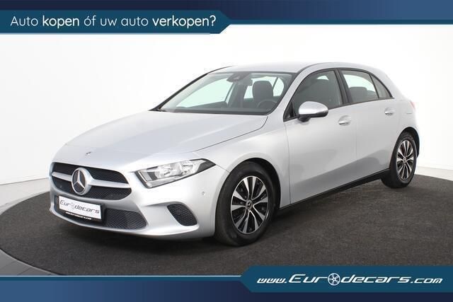 Zilver Gebruikt 2021 Mercedes A180 Business Hatchback | € 21.700 (Super prijs) - Afbeelding 1/4