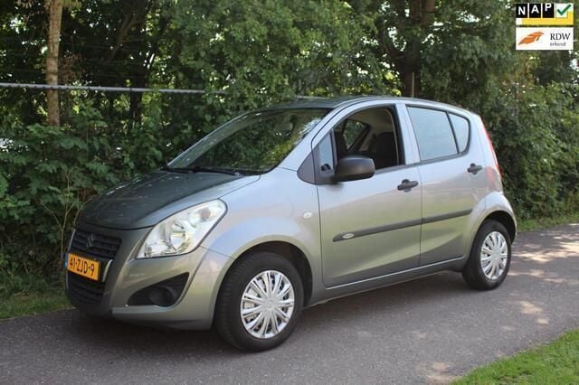 Grijs Gebruikt 2012 Suzuki Splash Hatchback | € 4.950 (Goede deal) - Afbeelding 1/4