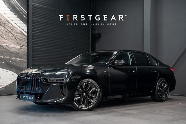 Zwart Gebruikt 2023 BMW 740 M Sport Sedan | € 109.900 - Afbeelding 1/4