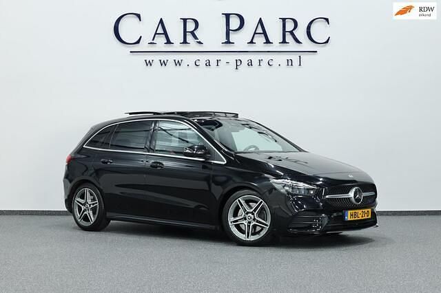 Zwart Gebruikt 2020 Mercedes B220 AMG MPV | € 29.995 (Iets duurder) - Afbeelding 1/4