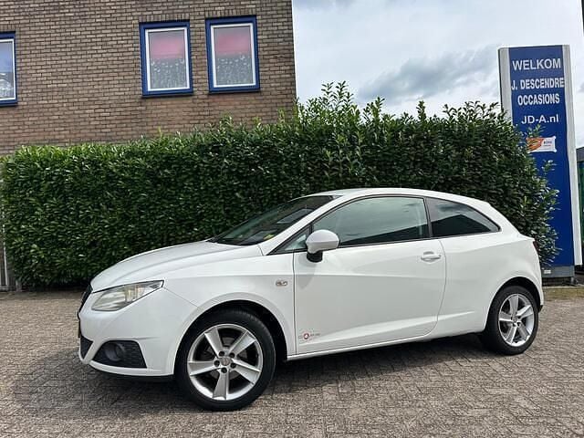 Wit Gebruikt 2012 Seat Ibiza Copa Hatchback | € 4.450 (Eerlijke prijs) - Afbeelding 1/4