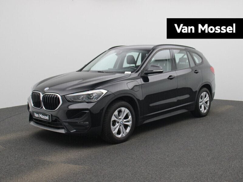 Zwart Gebruikt 2021 BMW X1 Executive SUV | € 27.900 (Goede deal) - Afbeelding 1/4