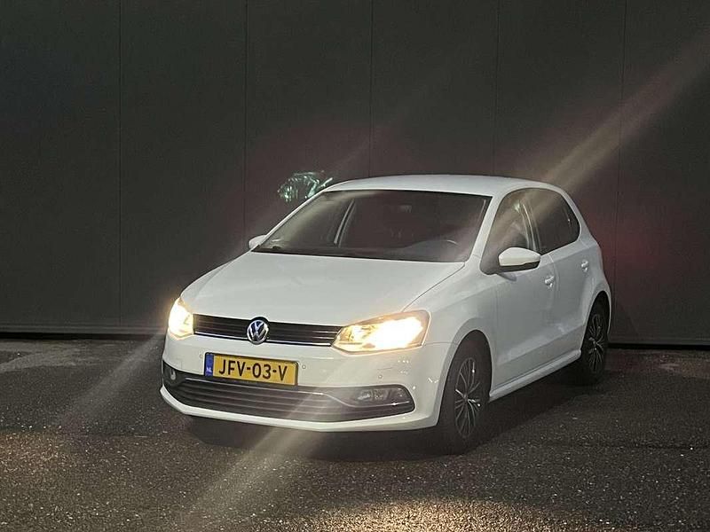 Occasion 2016 VW Polo Allstar Sedan | € 9.749 (Goede deal) - Afbeelding 1/4
