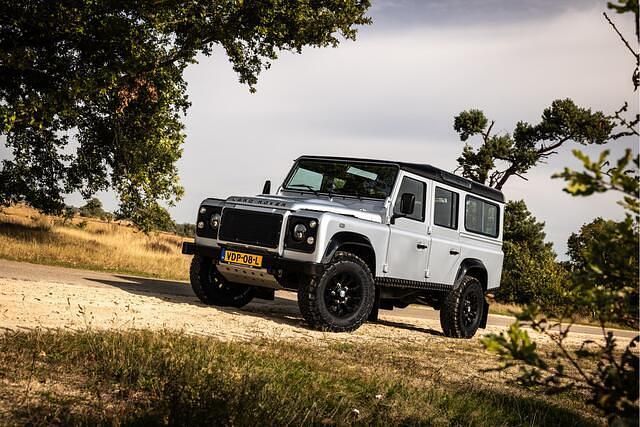 Grijs Gebruikt 2011 Land Rover Defender SUV | € 37.950 (Eerlijke prijs) - Afbeelding 1/4