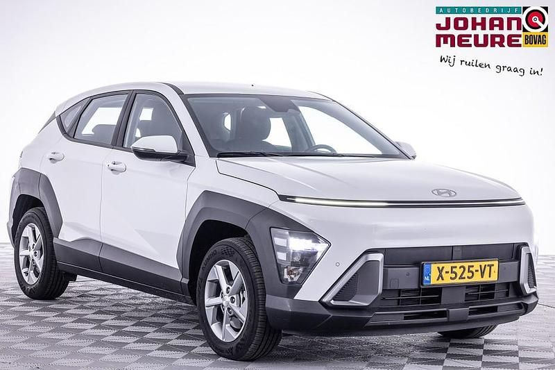 Wit Occasion 2024 Hyundai Kona Comfort SUV | € 26.990 (Super prijs) - Afbeelding 1/4