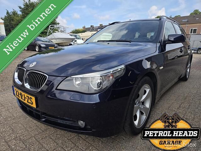 Blauw Gebruikt 2005 BMW 523 Executive Stationwagen | € 3.490 (Eerlijke prijs) - Afbeelding 1/4