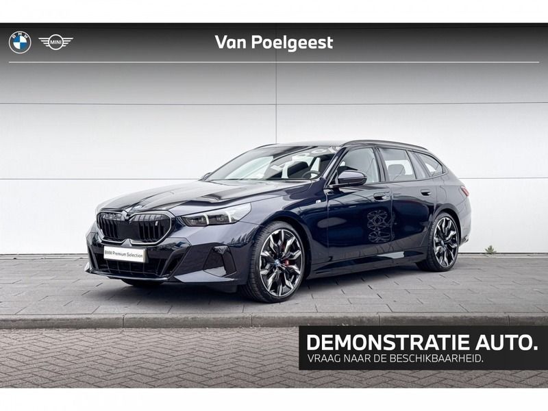 M carbonschwarz metallic (zwart metallic) Gebruikt 2025 BMW i5 Comfort Edition Sedan | € 79.900 - Afbeelding 1/4