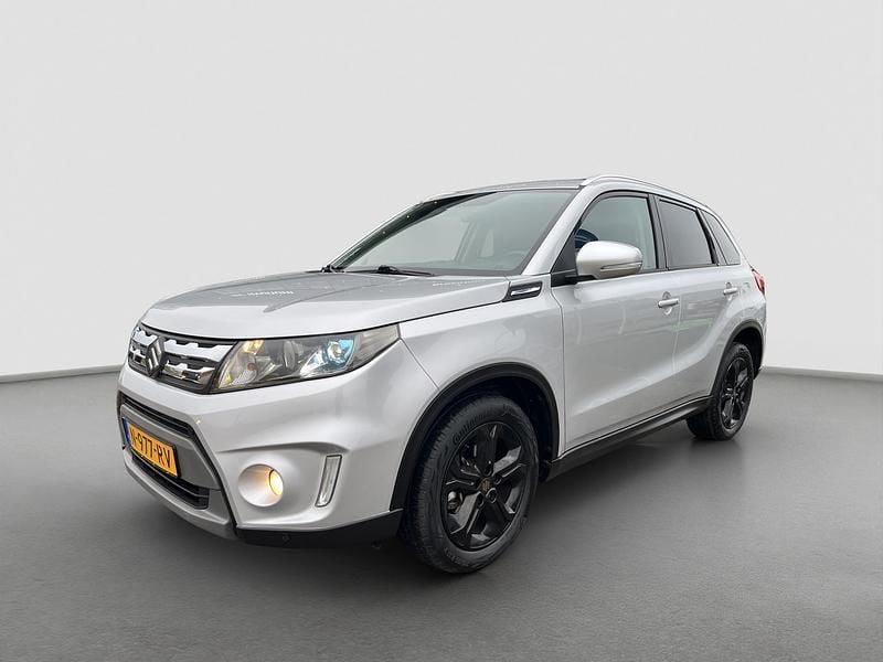 Grijs Occasion 2022 Suzuki Vitara Exclusive SUV | € 17.895 (Eerlijke prijs) - Afbeelding 1/4