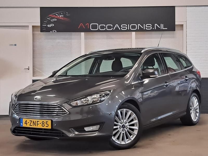 Grijs Occasion 2015 Ford Focus Titanium Stationwagen | € 6.795 (Goede deal) - Afbeelding 1/4