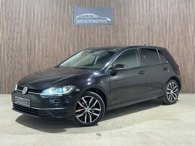 Zwart, metallic lak Gebruikt 2018 VW Golf VII Highline Stationwagen | € 16.900 (Goede deal) - Afbeelding 1/4