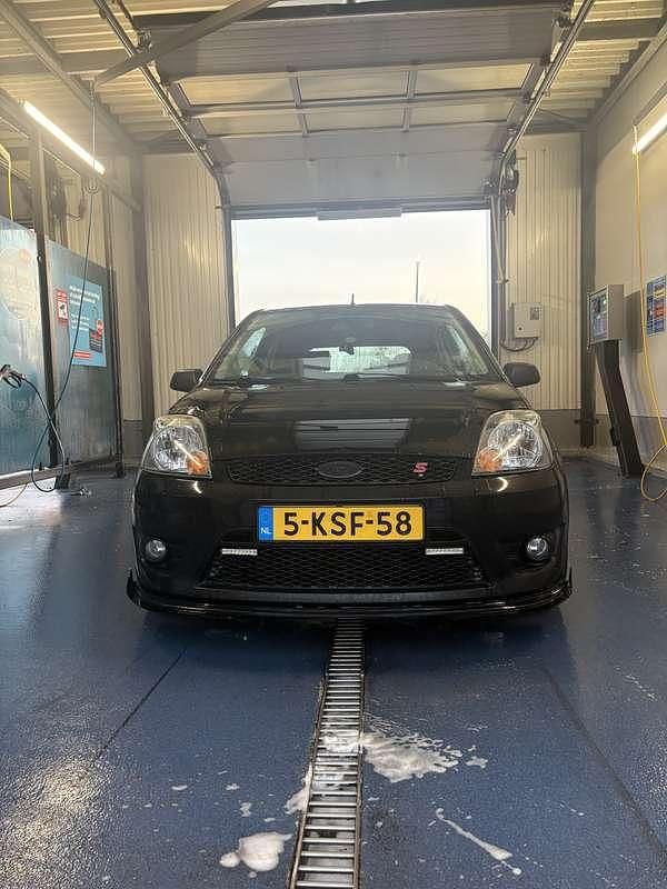 Occasion Ford Fiesta Futura 101 PK (74 kW) 2006 Zwart Hatchback