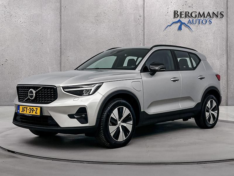Grijs Gebruikt 2023 Volvo XC40 Inscription SUV | € 39.900 (Eerlijke prijs) - Afbeelding 1/4