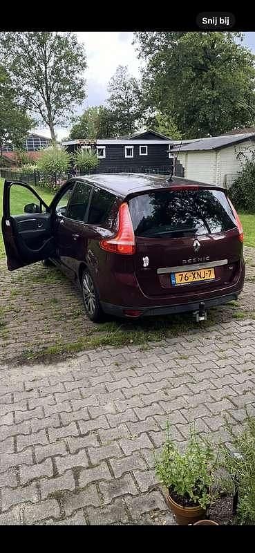 Rood Gebruikt 2013 Renault Scénic III MPV | € 5.950 (Iets duurder) - Afbeelding 1/4