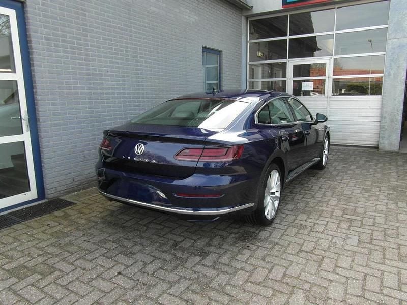 Occasion VW Arteon Elegance+ 150 PK (110 kW) 2019 Blauw, metallic lak Hatchback