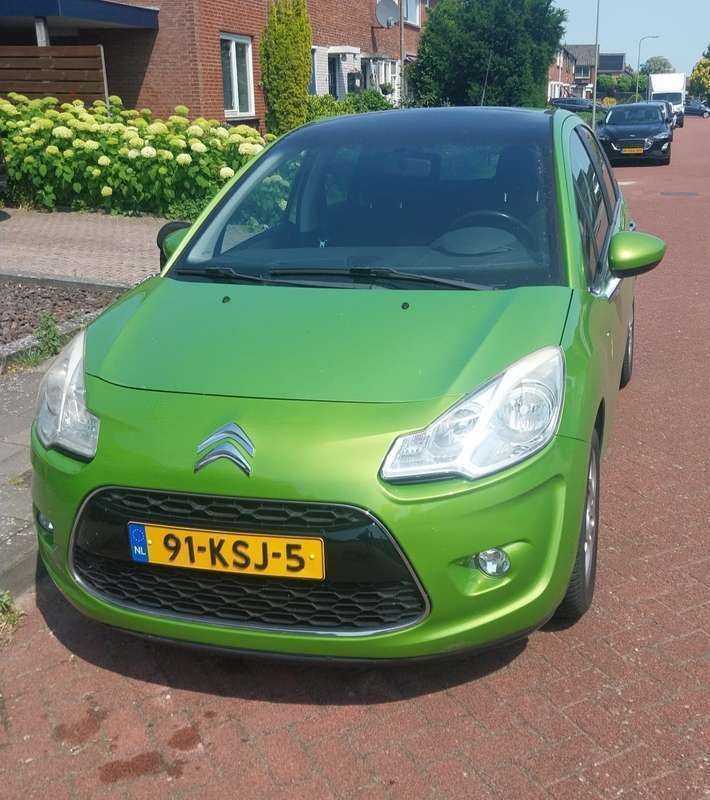 Groen Gebruikt 2010 Citroën C3 Exclusive Hatchback | € 2.500 (Goede deal) - Afbeelding 1/4