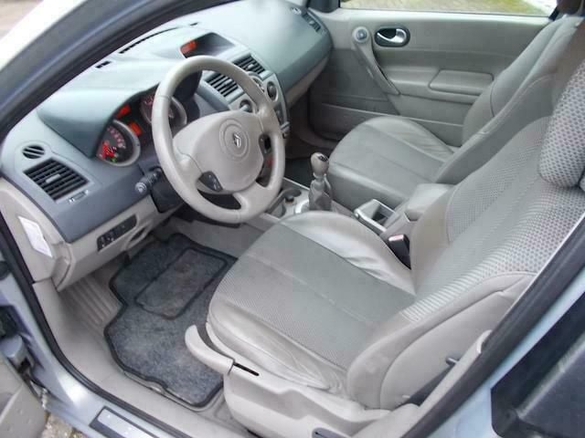 Occasion Renault Mégane II Expression+ 120 PK (88 kW) 2005 Beige Hatchback