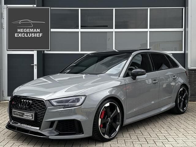Grijs Gebruikt 2018 Audi RS3 Sportback Design Hatchback | € 49.890 (Eerlijke prijs) - Afbeelding 1/4
