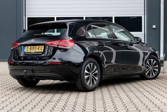 Occasion Mercedes A180 Business 136 PK (100 kW) 2023 Zwart Hatchback